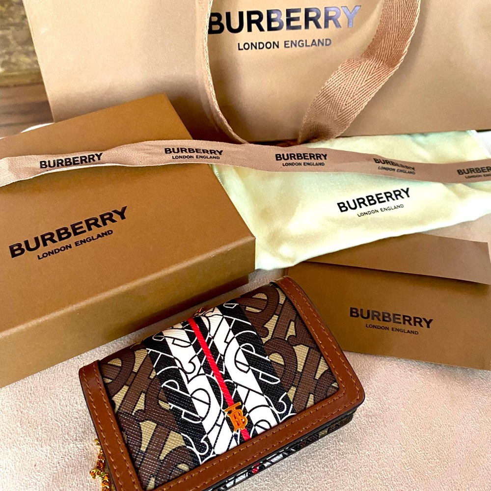 Burberry New Logo Wallet Chain